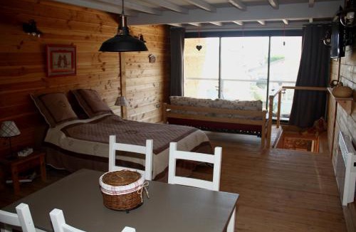 Savas-Mepin Apartment | LE GRENIER