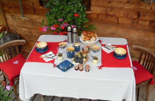 Saint-Paul-en-Chablais Bed & Breakfast | Le Grenier