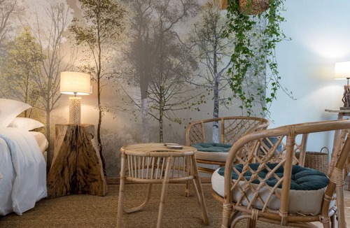 Saint-Pons Bed & Breakfast | 'Le Grenier' Guest Room with Mountain View, Shared Pool and Wi-Fi
