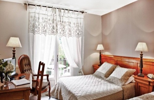 Saint-Jacques-des-Blats Hotel | Le Griou