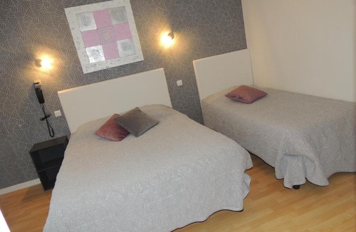 Ambrieres-les-Vallees Hotel | Le Gue de Genes