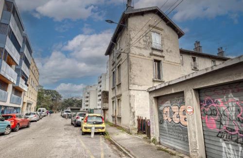 Quartier des Eaux-Claires Apartment | Le Guynemer - Rocade/Tram