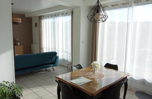 Poitiers Apartment | Le Guynemer - Spacieux T2 - Terrasse avec vue - Secteur gare