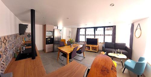 Thury-Harcourt House | Le Héron