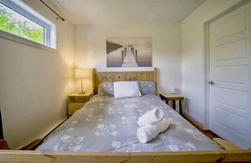 Sainte-Emelie-de-L'Energie Ski Chalet | Le Harfang Summary: D