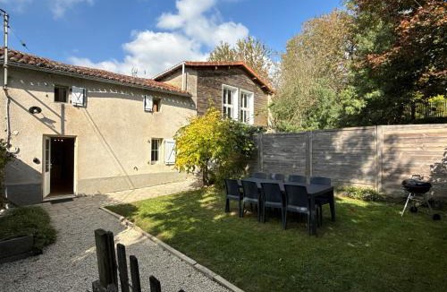 La Foret-sur-Sevre House | Le Hameau des possibles gites 16- personnes