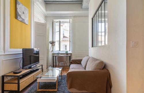 Griffon - Royale Apartment | Le Haussman 4 places - Louis Pradel - Netflix