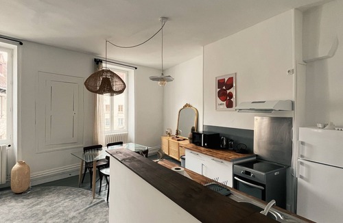 Martel Apartment | Le Haut des Halles - Apartment in the heart of the medieval town of Martel