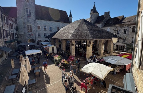 Martel Apartment | Le Haut des Halles - Apartment in the heart of the medieval town of Martel