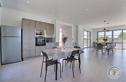 Saint-Coulomb House | Le Haut Pays - Saint Coulomb