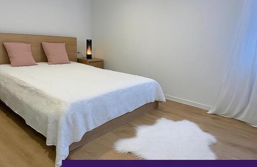 Castelnaudary Apartment | LE HAVRE D'ATHENA - Grand appart, jardin privé, abri vélos & accès rapide A61