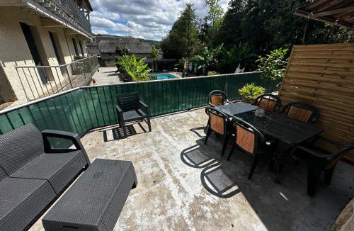 Larche Apartment | Le Havre de paix vue sur piscine