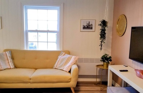 Leclercville House | Le Havre du Canal cozy and peaceful ancestral waterfront home