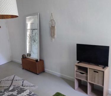 Saint-Hilaire-de-la-Noaille House | Le home