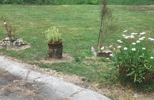 Menesplet Apartment | LE HOME FLEURI MLD