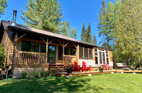 Mandeville Ski Chalet | Le Huard – Cozy Fully Equipped Lakefront Chalet, Spa, Private Beach & Dock