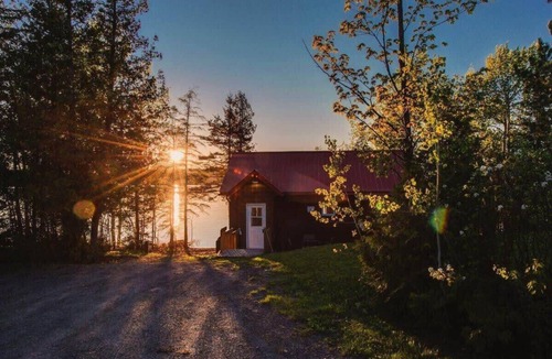 Sayabec Ski Chalet | Le Huard - Lakefront & Private Dock