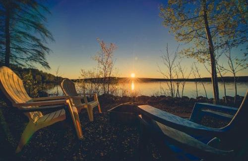 Sayabec Ski Chalet | Le Huard - Lakefront & Private Dock