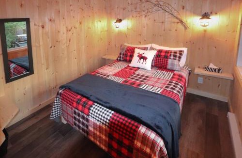 Shannon House | Le Huard - Waterfront Cabin with Spa