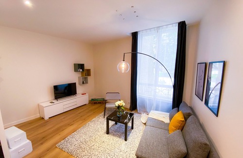 Secteur 2 Apartment | Le Huppé 🌍 Hypercentre 🏙 Cozy near Bastille🏔