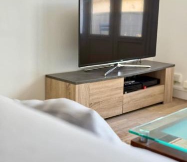 Jacob-Bellecombette Apartment | Le Jacobin - 3 Chambres, Balcon & Parking