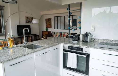 Capitole Apartment | Le Jacobin - Terrace Apartment in Central Toulouse w/AC & Rooftop