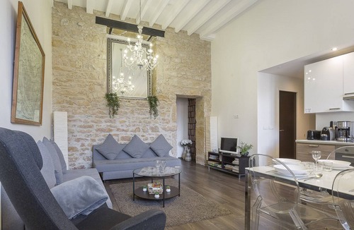 La Croix Rousse Apartment | Le jacquard lyon center