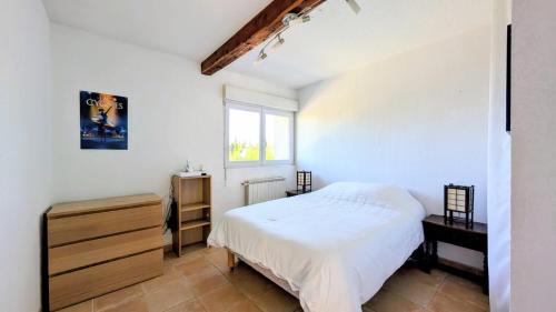 Saint-Saturnin-les-Avignon Apartment | Le jardin Provençal