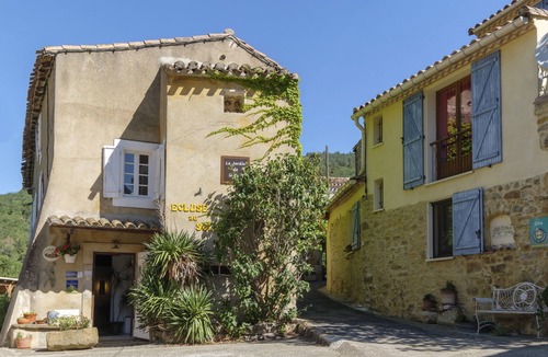 Sougraigne House | Le jardin de la sals Bed and Breakfast