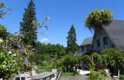 Saint-Jean-aux-Bois Bed & Breakfast | Le jardin de Saint Jean