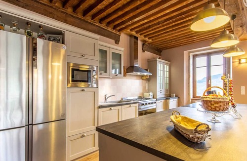 Solutre-Pouilly House | Le Jardin des Berthelots