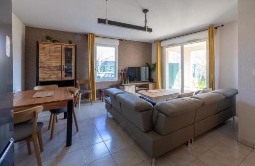 Castanet-Tolosan Apartment | Le Jardin des Chimères