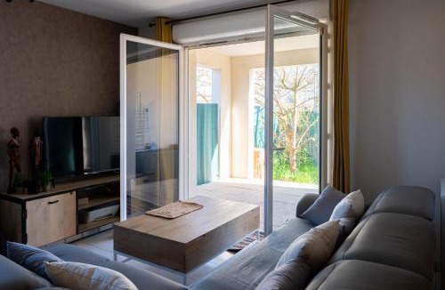 Castanet-Tolosan Apartment | Le Jardin des Chimères