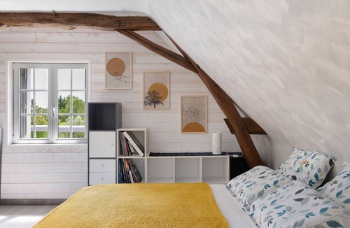 Saint-Michel-sur-Loire Bed & Breakfast | Le Jardin des Oiseaux Guest Room with Shared Pool, Terrace, and Wi-Fi