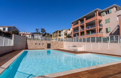 Bormes-Les-Mimosas Apartment | Le Jardin du Loderi by Interhome