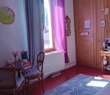 Chedigny Bed & Breakfast | Le jardin pictural de Garance