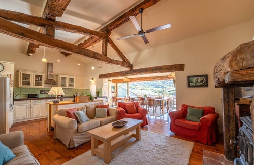 Laurac Villa | Le Jardin Secret - Four Bedroom Villa, Sleeps 8