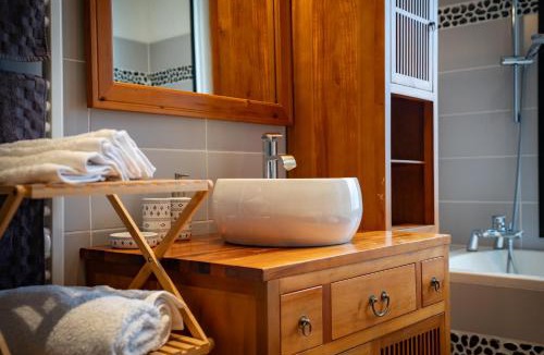 Saint-Omer House | Le Jardin Secret