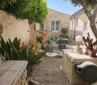 Uchaud House | Le jardin secret