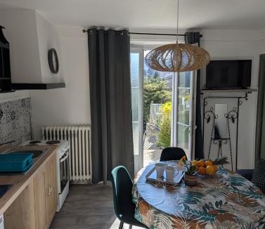 Foix Apartment | Le Jardin Secret, Vue sur le château & Parking