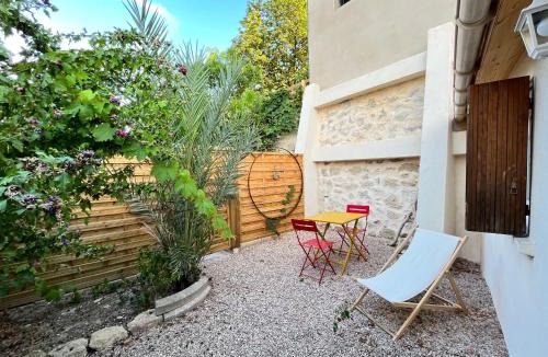 Aiguerelles Apartment | Le Jardinet - Small garden in town