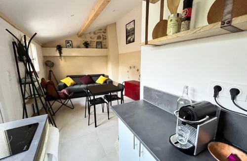 Aiguerelles Apartment | Le Jardinet - Small garden in town