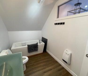 Pohenegamook Ski Chalet | Le Jarret Noir! Chalet NEUF en nature SPA/Vue Lac