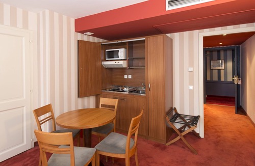 Orangerie House | Le Jean-Sebastien Bach