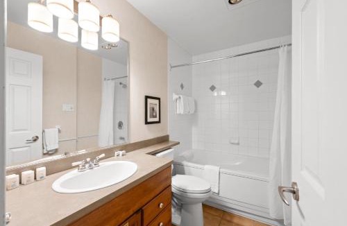 Mont-Tremblant Pedestrian Village Apartment | Le Johannsen by Rendez-Vous Mont-Tremblant