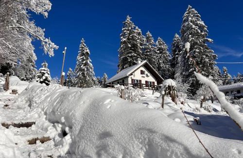 Saint-Imier Ski Chalet | Le Joly Chalet