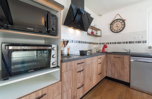 Laval House | Le Jovia - Cour extérieure - Wifi