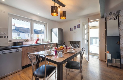 Laval House | Le Jovia - Cour extérieure - Wifi