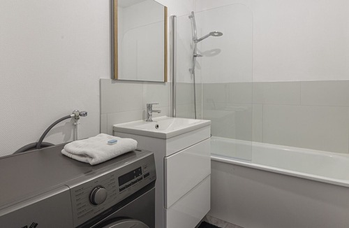 Roseraie - Orgemont Apartment | Le Jules Verne - Appartement moderne et lumineux
