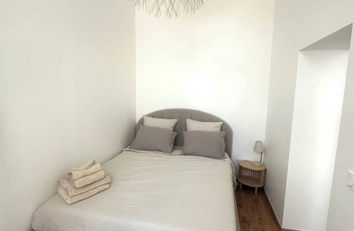 Henriville Apartment | Le Jules verne